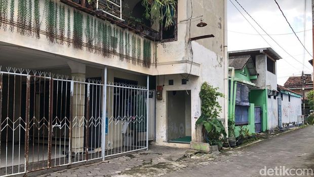 Bangunan ini merupakan rumah bersalin TKP kasus penjualan bayi, di Tegalrejo, Jogja, Jumat (13/12/2024).