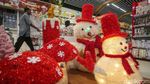 Berburu Pernak-pernik Natal di Pasar Pagi Jakarta