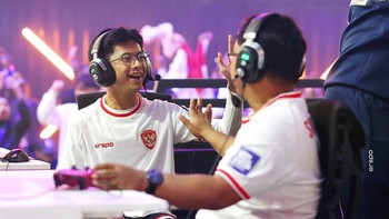 Dalam game pertama babak pertama, mereka harus bersusah payah menahan segala gempuran Brasil, dan kebobolan duluan di menit ke-19. Di babak kedua, Garuda eSports mengamuk dan memenangkan game pertama dengan skor 2-1. Foto: (FIFAe)