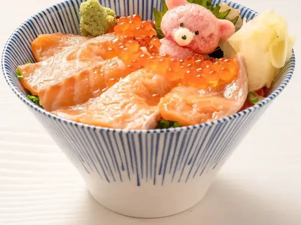 Gemas! Resto Sushi Ini Hadirkan Tema Menu Serba Beruang