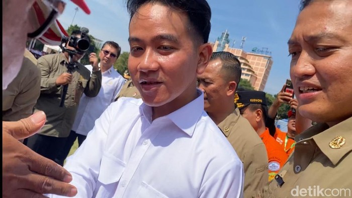 Gibran dalam apel tanggap bencana di Semarang, Jumat (13/12/2024).