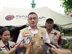 BAGUNA PDIP Jakarta Bangun Dapur Umum di Lokasi Kebakaran Kemayoran