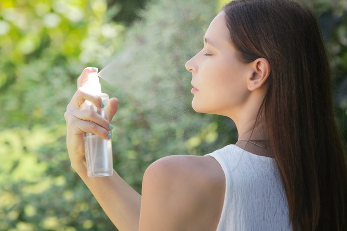 Ilustrasi setting spray Ilustrasi setting spray