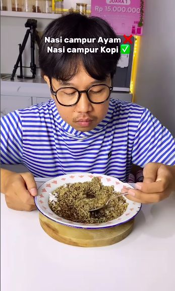 Jebolan MasterChef Indonesia Ini Punya Hobi Makan Nasi Campur Kopi Hitam