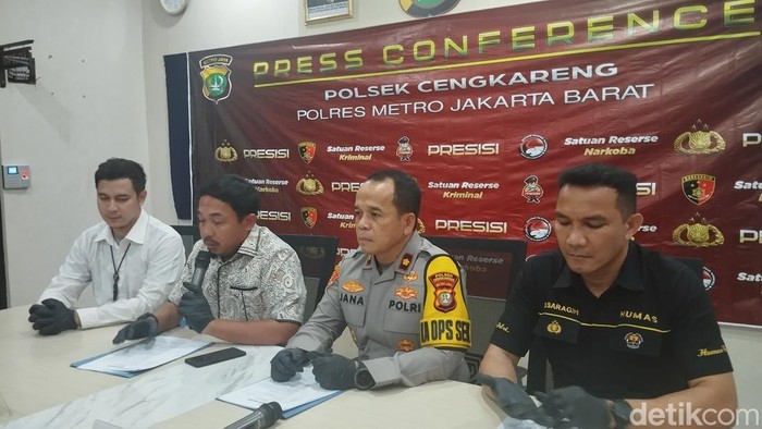 Jumpa pers Polres Jakarta Barat terkait suami bunuh istri lalu bunuh diri di Cengkareng.