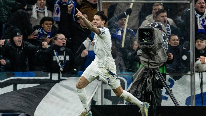 COPENHAGEN, DENMARK - DECEMBER 12: Copenhagens Kevin Diks celebrates as he scores from the penalty spot to make it 2-0 during a UEFA Conference League 2024/25 League Phase MD5 match between FC Copenhagen and Heart of Midlothian at Parken Stadium, on December 12, 2024, in Copenhagen, Denmark. (Photo by Craig Foy/SNS Group via Getty Images)
