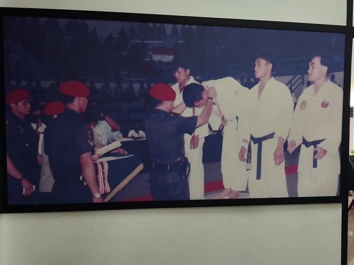 KSAD Jenderal TNI Maruli Simanjuntak mengenang dirinya dikalungi medali oleh Presiden Prabowo saat memenangkan kejuaraan judo.