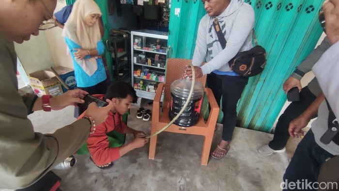 Lokasi SPBU mini yang diduga menjual air diberi pewarna sebagai BBM Pertalite.
