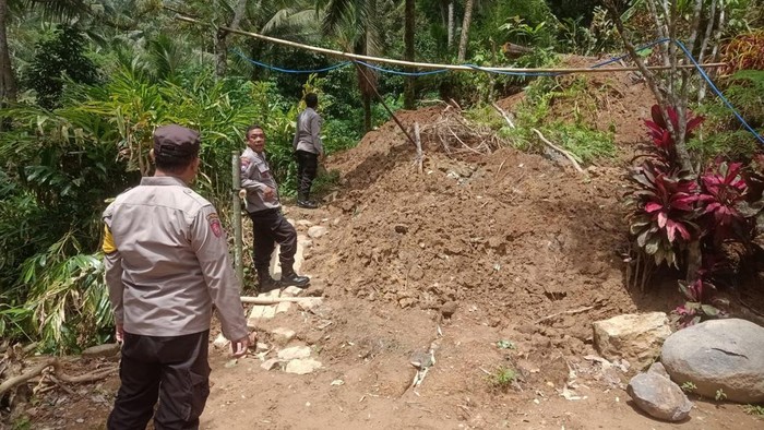 Longsor di Trenggalek