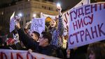 Mahasiswa Serbia Geruduk Kantor Presiden Tuntut Keadilan