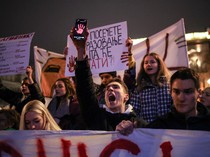 Mahasiswa Serbia Geruduk Kantor Presiden Tuntut Keadilan