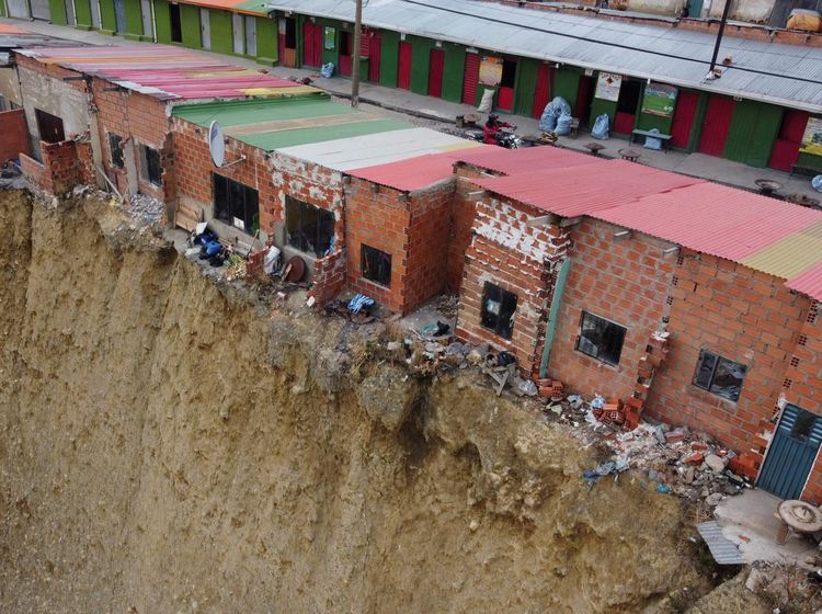Melihat Rumah Bunuh Diri di Bolivia