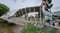 Pada awal peresmian 2016, jembatan yang didisain oleh arsitek Mahastudio tersebut sempat viral dan menjadi lokasi berbagai syuting iklan maupun konten creator