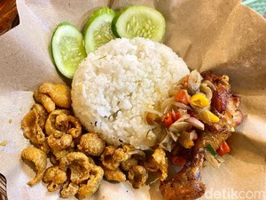 Nasi Matah Blok M: Harum Sedap! Ayam Goreng Bawang Putih Dicocol Sambal Matah