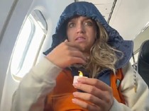 Penumpang Panik Diberi Lilin di Pesawat, Ngira Bakal Jatuh Padahal...