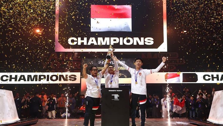 Indonesia kembali menorehkan prestasi ciamik di ajang bergengsi skala internasional. Kali ini, Timnas juara piala dunia eFootball di kompetisi FIFAe World Cup 2024 kategori konsol.