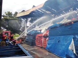 Kebakaran Gudang Kapas di Klapanunggal Bogor Diduga Akibat Korsleting
