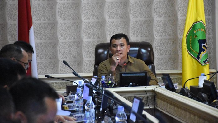 Rapat Pleno Dewan Pengupahan Kabupaten Majalengka terkait kenaikan UMK 2025.
