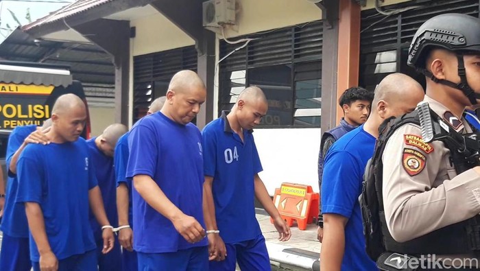 Delapan tersangka penganiayaan terhadap anak dibawah umur di Banyusri, Wonosegoro dihadirkan dalam konferensi pers Polres Boyolali, Jumat (13/12/2024).