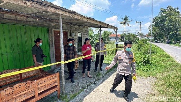 TKP sekeluarga di Kediri ditemukan lemas, satu anak tewas
