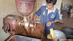 Istimewa! Kopi Tubruk di Toko Kopi Legendaris Pasar Jatinegara