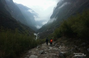 Perjalanan ke Deurali, Nikmati Cafe Himalaya hingga View yang Mempesona