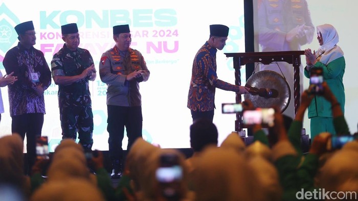 Wapres Gibran Buka Konbes 2024 Fatayat NU Konferensi Besar (Konbes) 2024 Fatayat Nahdlatul Ulama (NU) digelar di Hotel Aryaduta, Jakarta Pusat. Acara itu dibuka Wakil Presiden Gibran Rakabuming Raka, Jumat (13/12/2024).