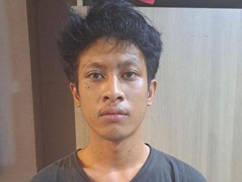 Arjuhan Rosetiyoni, tersangka penyiraman air keras kepada wanita di Bekasi ditangkap polisi.