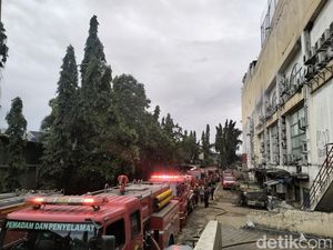Terbakarnya Tempat Karaoke di Bandung Trade Mall