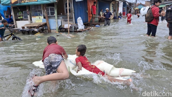 Banjir rob di Muara Angke Jakut (Taufiq/detikcom).