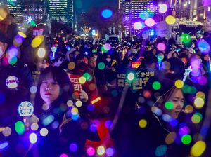 Warga Korsel Bergembira Setelah Presiden Yoon Suk Yeol Dimakzulkan