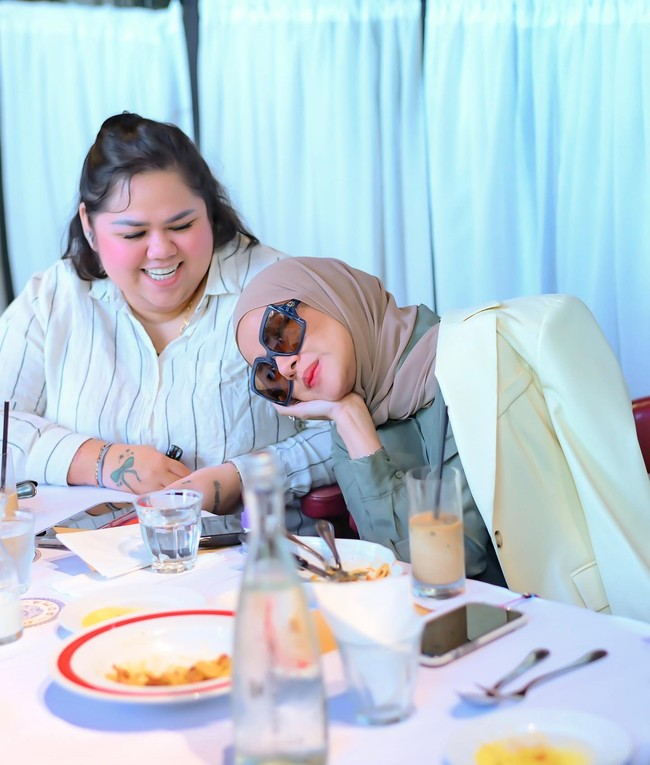 Jelita Ramlan membagikan potret terbarunya setelah sukses menurunkan berat badan. Awalnya berbobot hingga 160 kg, dikatakan jika adik Olla Ramlan tersebut telah menyebut berat 90 kg.Foto: Instagram