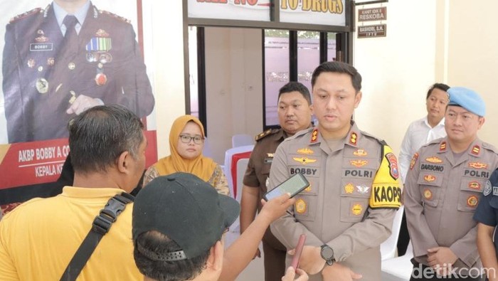 Kapolres Lamongan AKBP Bobby A Condroputra