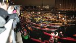 Kayak Berhias Lampu Natal Terangi Kanal-kanal di Kopenhagen