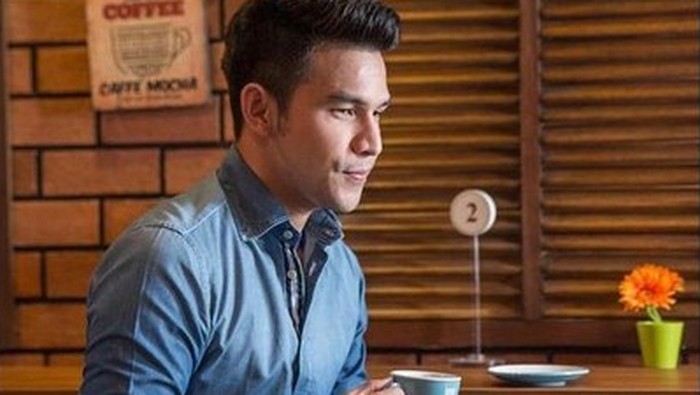 Keseruan Jonathan Frizzy saat Jajan diAngkringan hingga Ayam Geprek