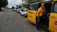Krisis terbaru ini terjadi setelah tiga pemadaman listrik nasional dalam dua bulan yang membuat jutaan orang tidak memiliki listrik selama berhari-hari, yang mendorong pemerintah yang dijalankan komunis untuk sementara menutup sekolah dan industri yang tidak penting. 