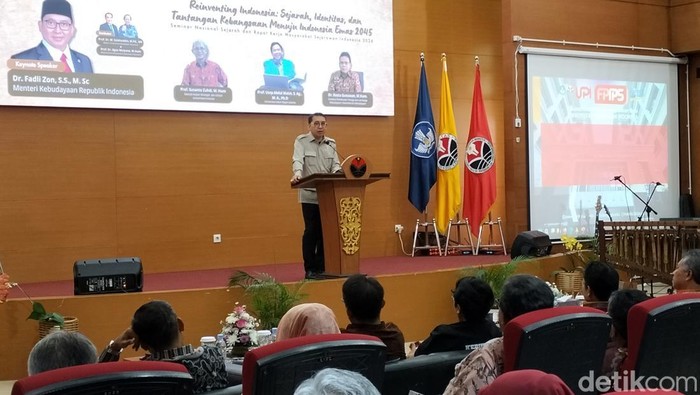 Menbud Fadli Zon di UPI