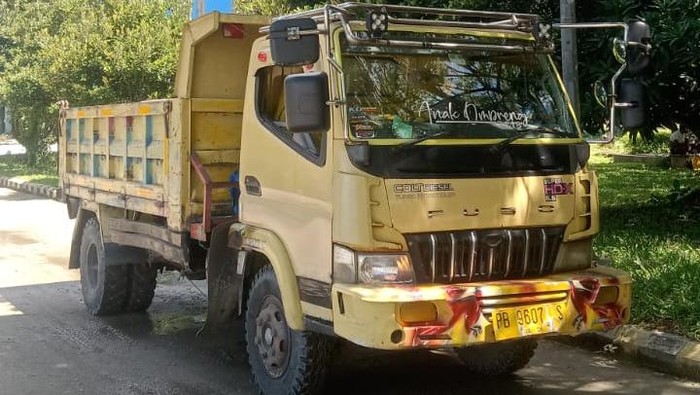 Penampakan mobil truk ditembak OTK di Sorong, Papua Barat Daya.