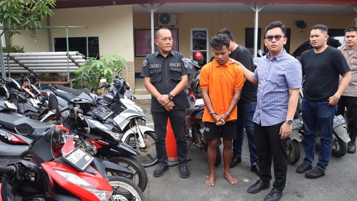-Polisi tangkap pelaku pencurian sepeda motor di Kecamatan Lubuk Baja, Batam. (Dok Polresta Barelang)