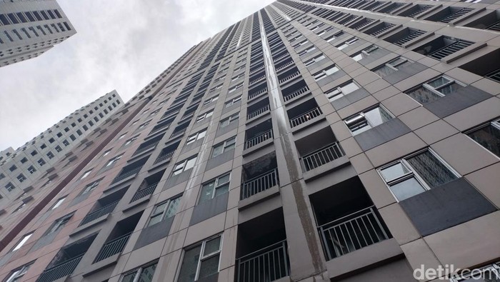 Serah terima unit Tower Ruby Transpark Juanda