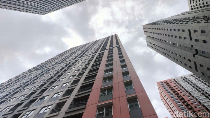 Serah terima unit Tower Ruby Transpark Juanda