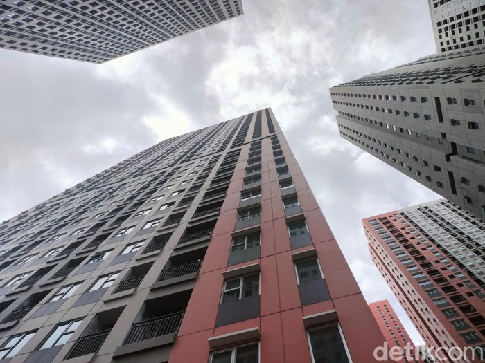 Serah terima unit Tower Ruby Transpark Juanda