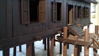 Replika Rumah Betang tempat Keluarga besar Dayak tinggal