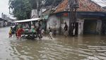 Banjir Rob Genangi Akses ke Pelabuhan Sunda Kelapa