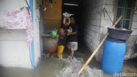 Foto dihasilkan sekitar pukul 11.00 WIB.
