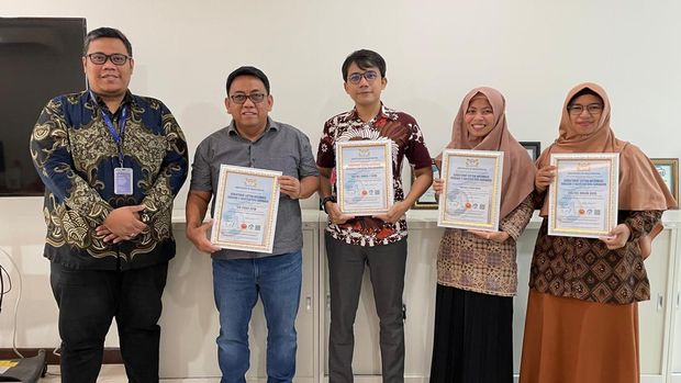 DSI YPTA Surabaya meraih 4 sertifikat ISO