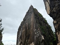 Menengok Bukit Marmer-Danau di Wisata Alam Nausus TTS