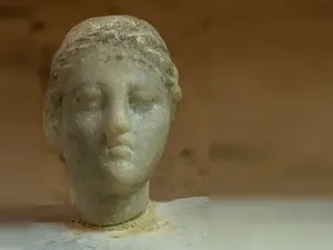 Wajah Asli Cleopatra Dibongkar Arkeolog, Timbulkan Perdebatan