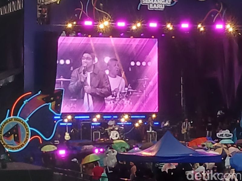 Perayaan HUT Ke-23 Transmedia hari kedua berlangsung di Istora Senayan, Jakarta Pusat, pada Minggu (15/12/2024) menampilkan band Ungu.