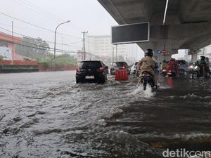 Banjir di Makassar, Danny Peringatkan Puncak Cuaca Ekstrem Mulai Siang Ini